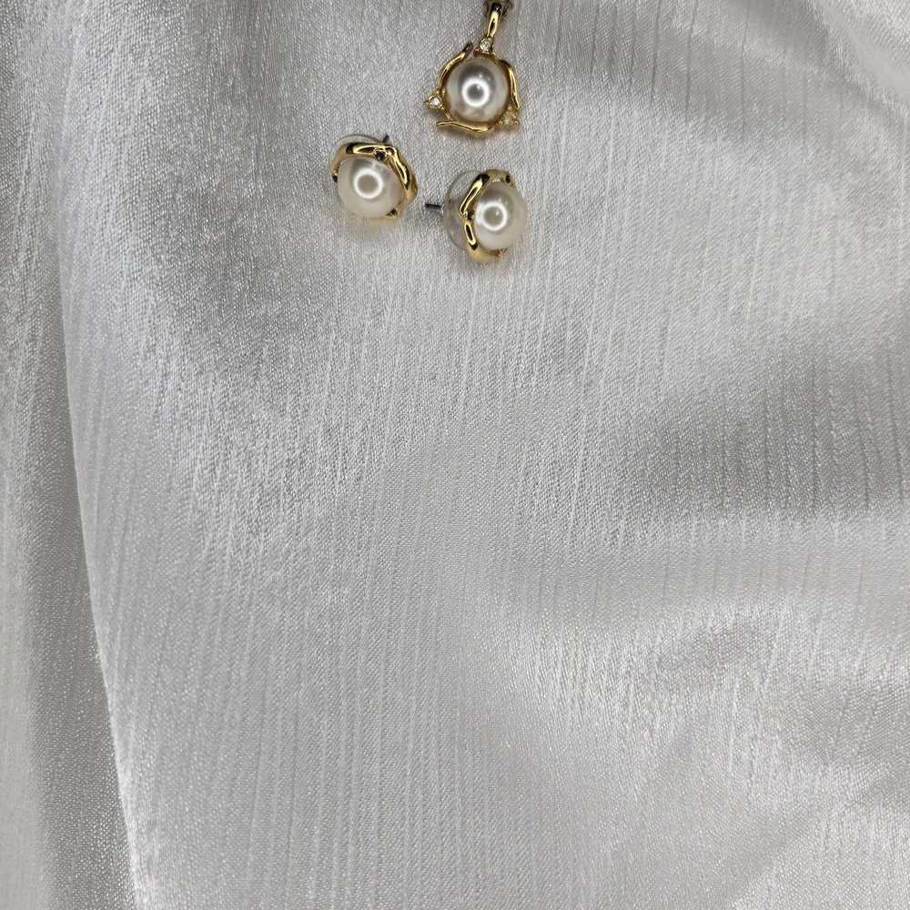 Gold and Pearl Drop Earrings